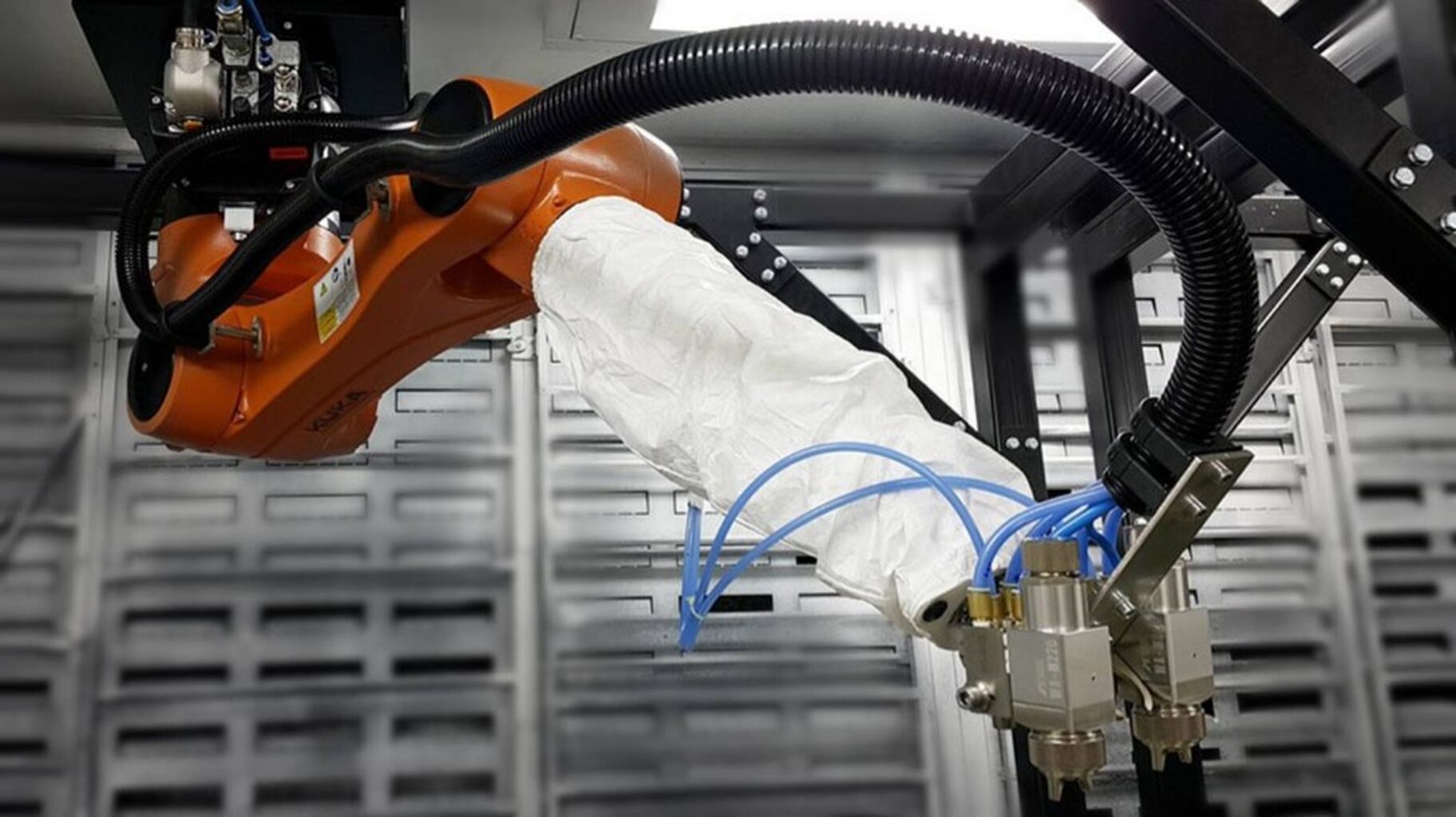 Робот-маляр KUKA способен обеспечить круглосуточные лакокрасочные работы