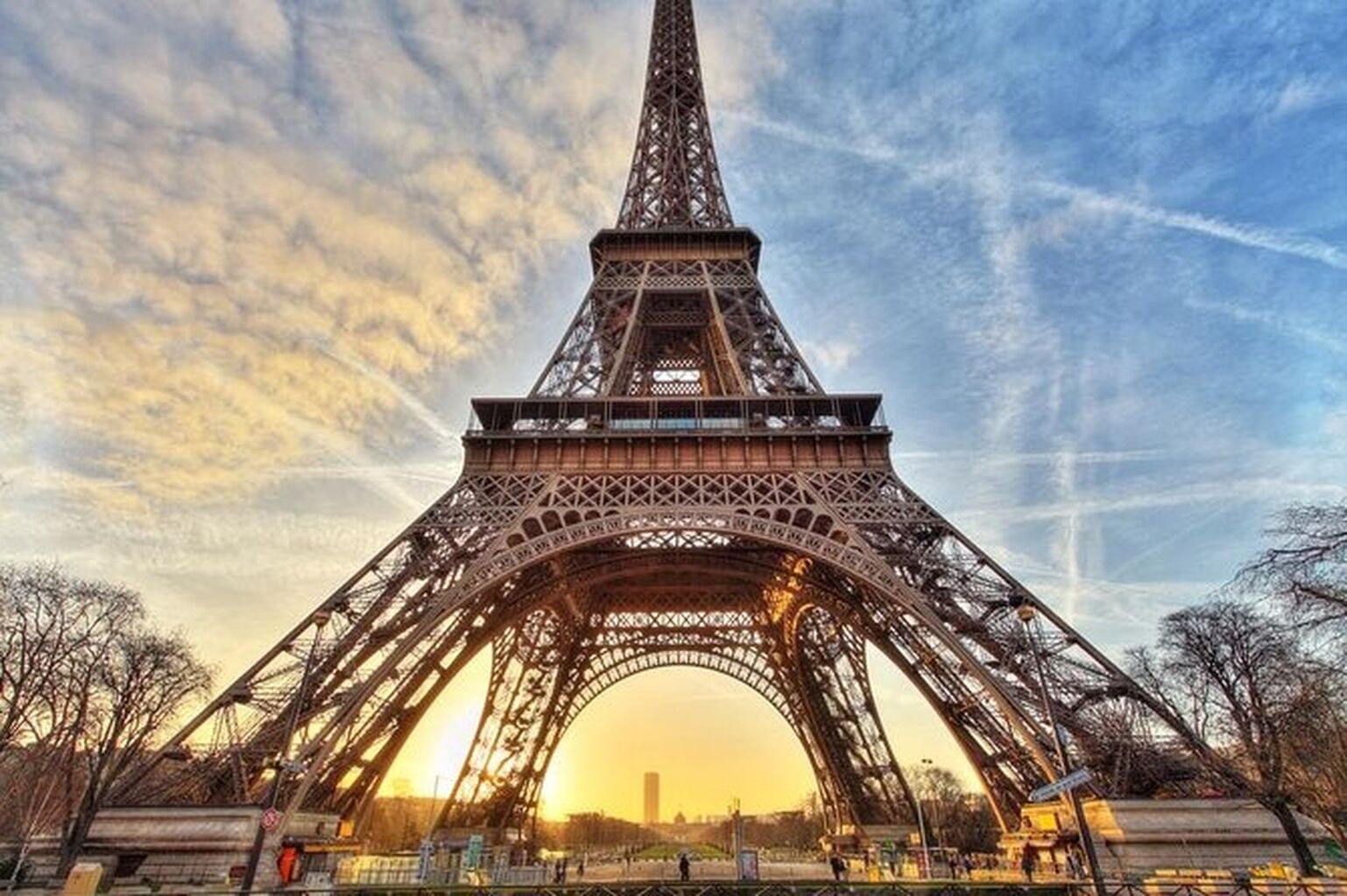POPULAR TRENDING RECOMMENDED THINGS TO DO NEAR PARIS | THE BEST TOURS IN PARIS