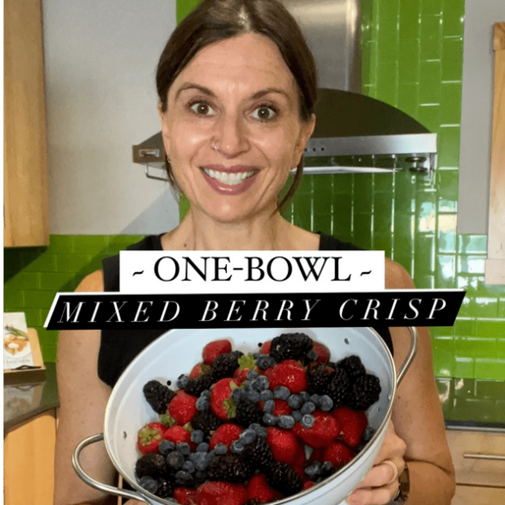 One Bowl Mixed Berry Crisp (Cookbook)