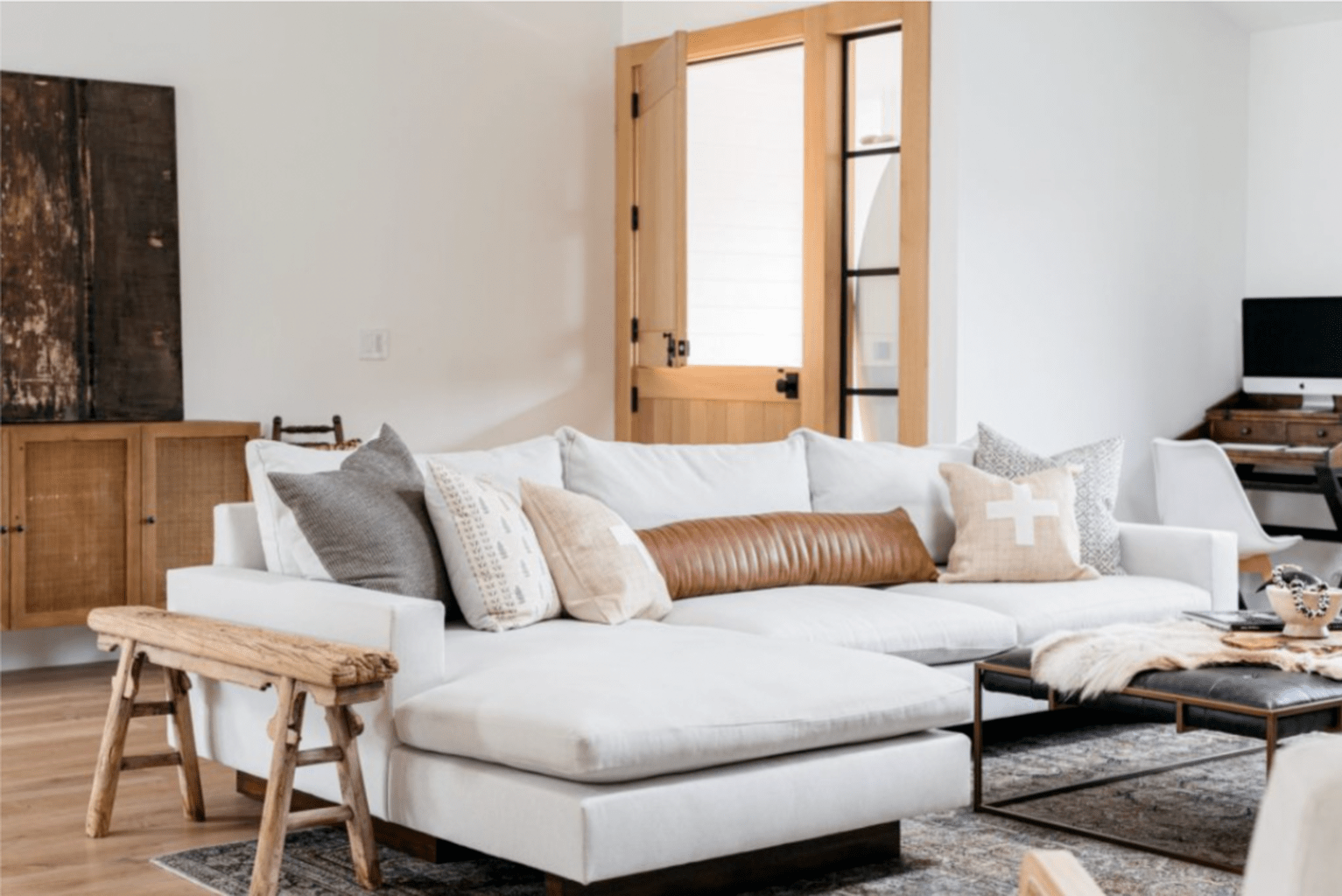 [ COTTAGES & BUNGALOWS ] A Modern Beach Home in Newport Beach, California