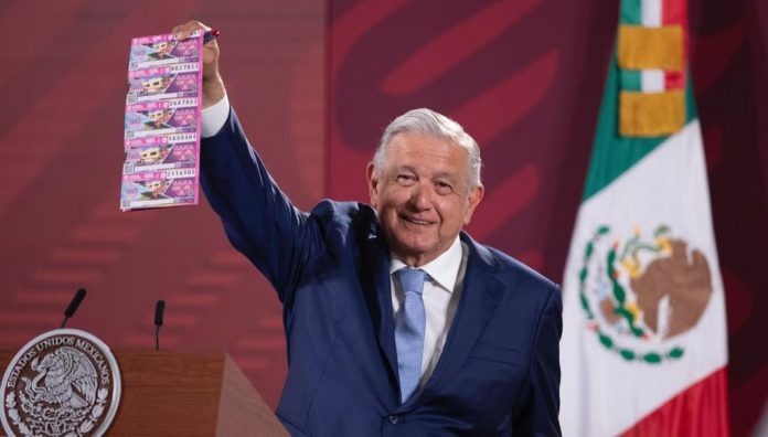 &ldquo;Sin cachitos no hay grito&rdquo;: AMLO insiste en que mexicanos participen en el sorteo de la Loter&iacute;a Nacional