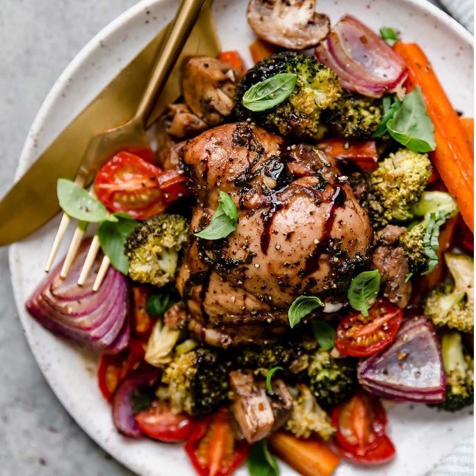 Sheet Pan Balsamic Chicken and Veggies (reel)
