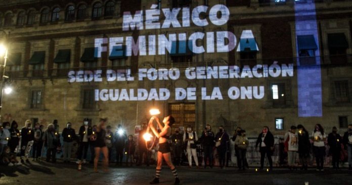 AMLO vs Mujeres: Dice que conservadoras buscan destruir el Palacio Nacional cada 8 de marzo