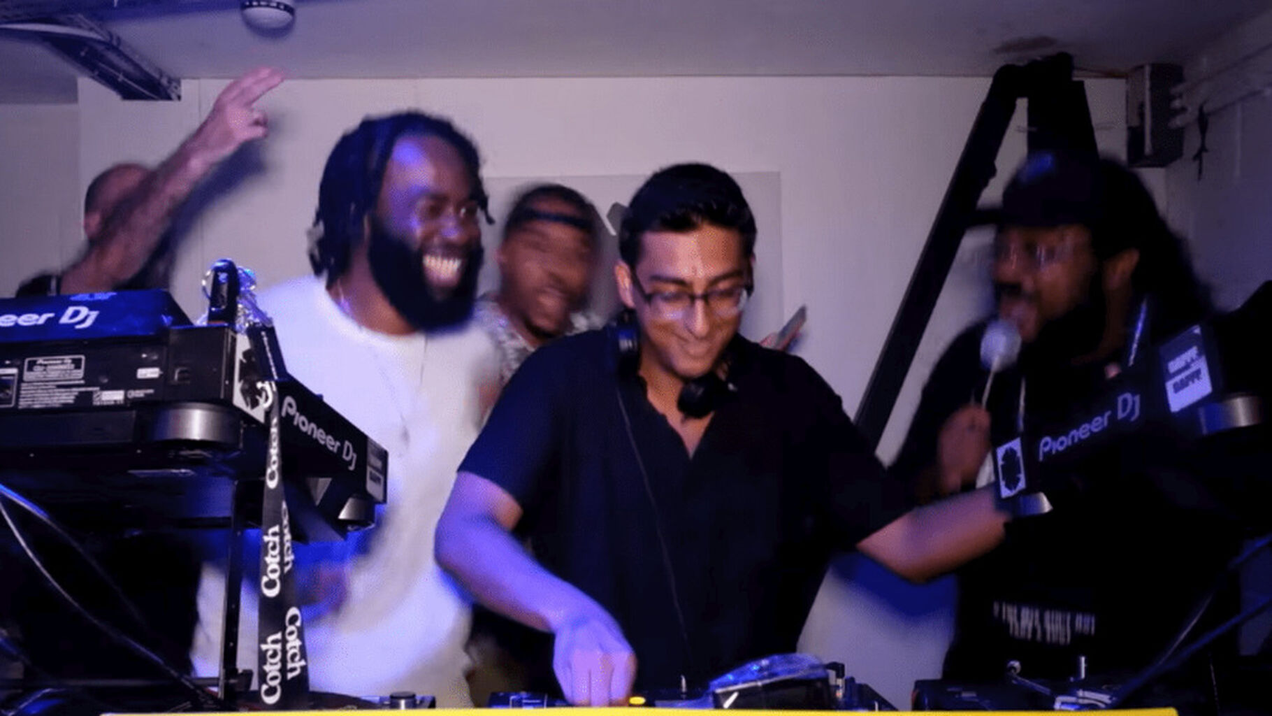  Beats and Liquor | DJ Gameshow | EP#21: Chand&eacute; vs ithnktumch 