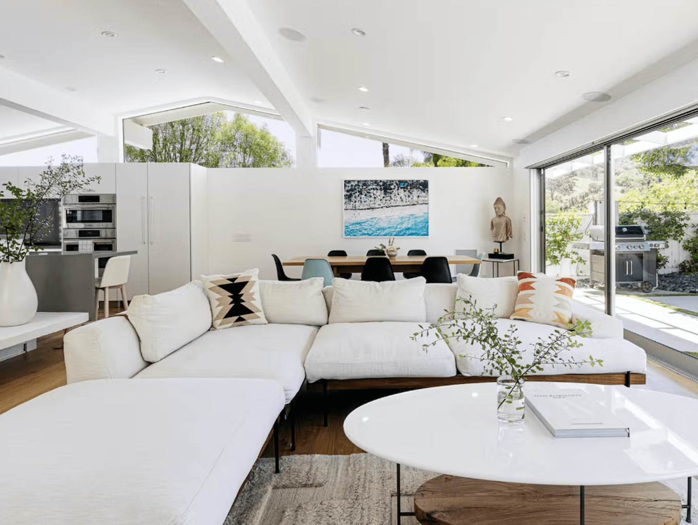 [ DWELL ] HERE'S YOUR CHANCE TO OWN A DAZZLING MIDCENTURY HOME IN THE HOLLYWOOD HILLS