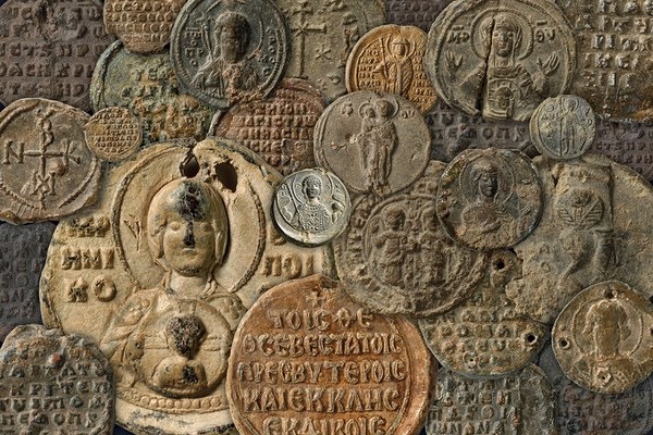 Explore our online catalogue of Byzantine seals