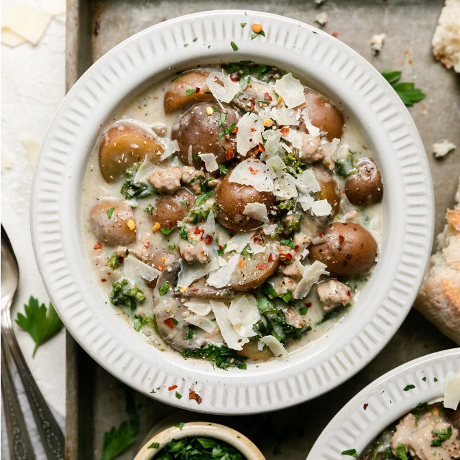 Copycat Olive Garden Zuppa Toscana (Tasty video)